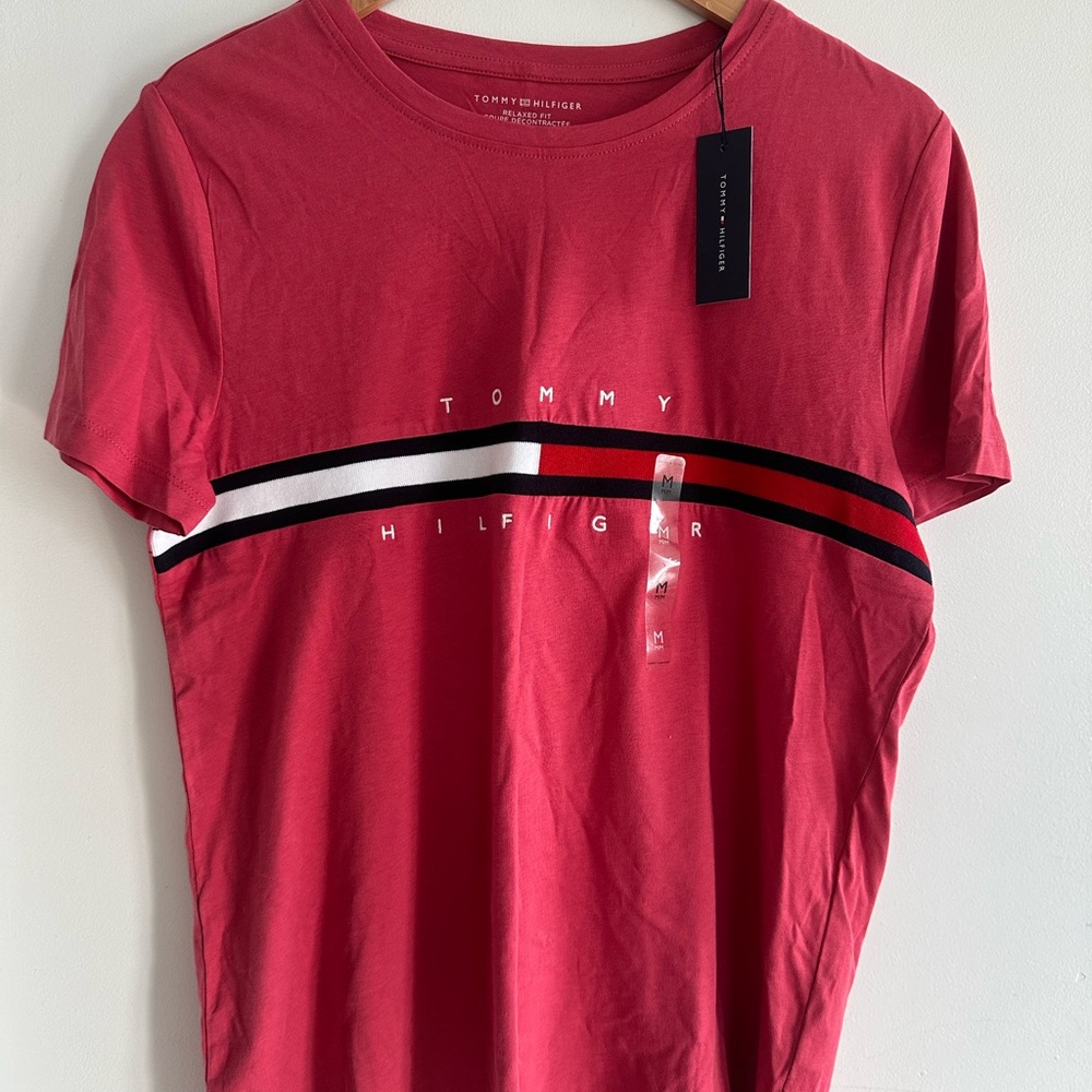 NWT Tommy Hilfiger Coral Graphic Tee